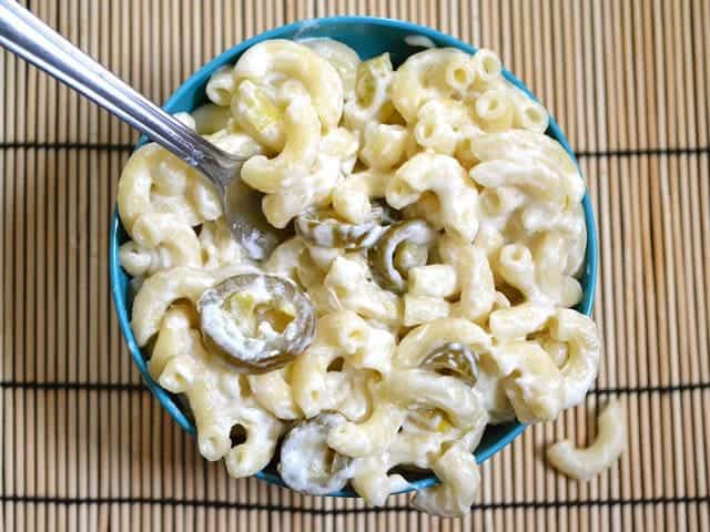 A close-up of jalapeño popper mac and cheese.