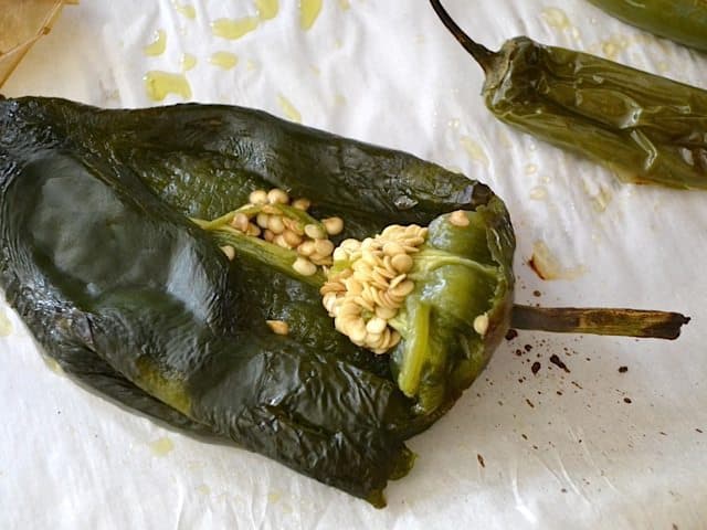 removing seeds from pepper 