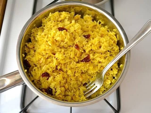 Fluffed Rice in pot 