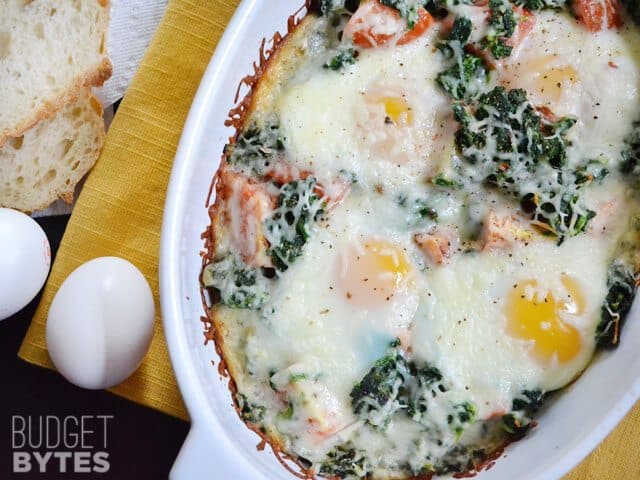 Baked Eggs with Spinach and Tomatoes