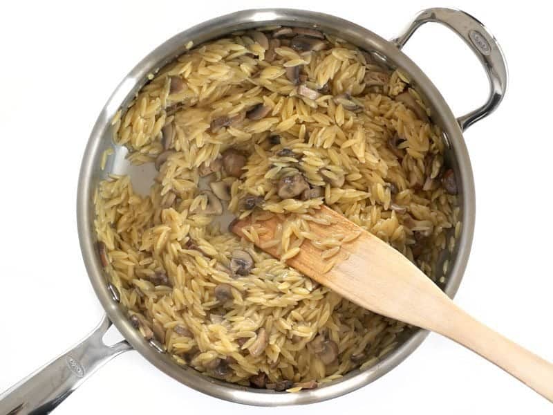 Cooked Orzo with Mushrooms