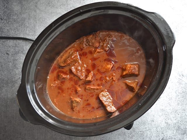 Simmering southwest beef in slow cooker 