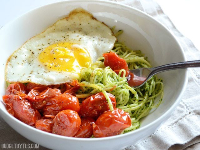 Parsley Pesto Pasta with Blistered Tomatoes - BudgetBytes.com