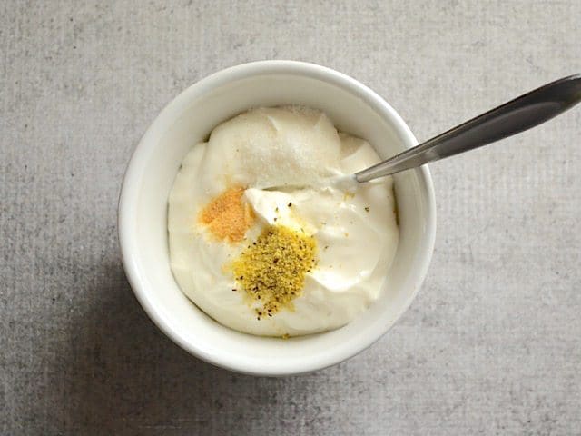 Garlic Lemon Pepper and Salt in a bowl with sour cream