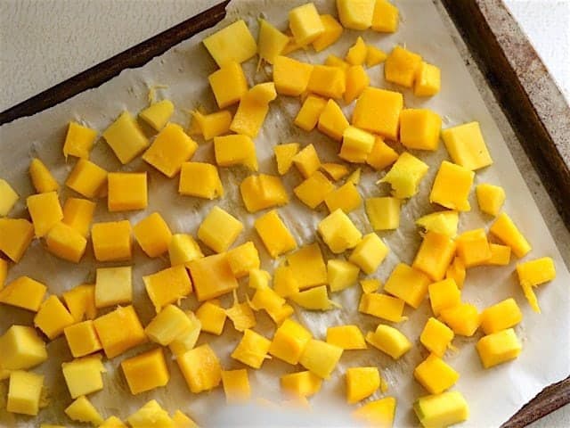 Mangoes ready to freeze