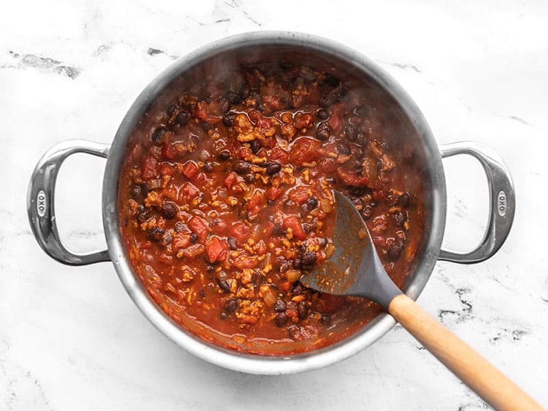 Finished turkey chili in the pot