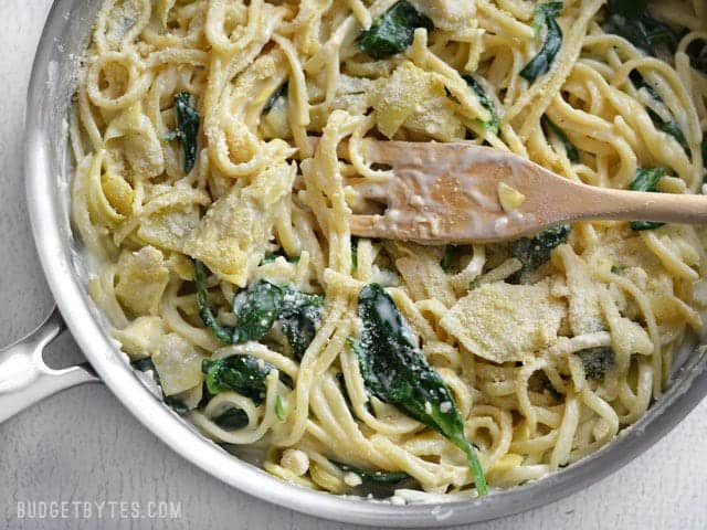 20 Minute Creamy Spinach Artichoke Pasta - BudgetBytes.com