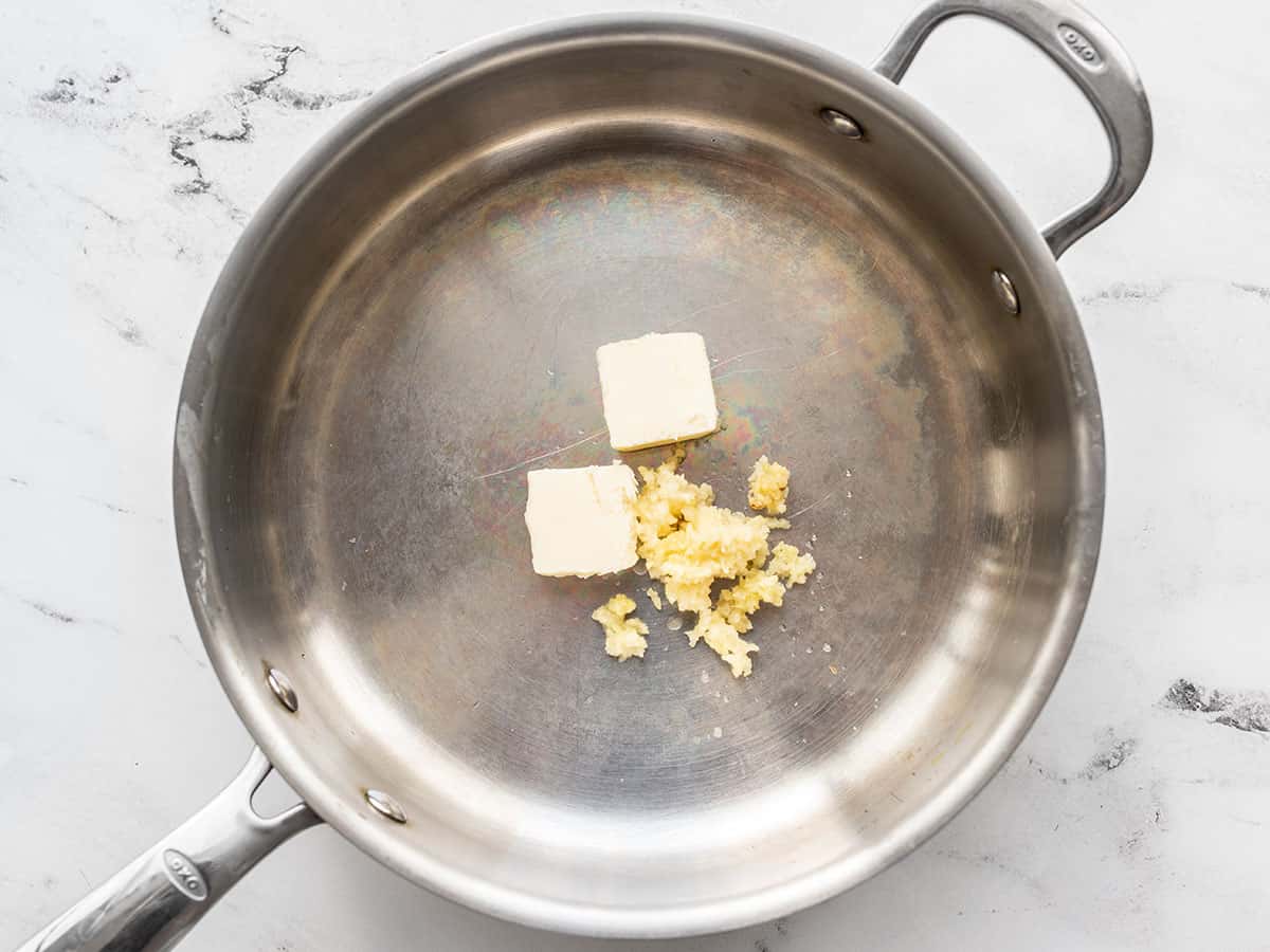 Garlic and butter in the skillet