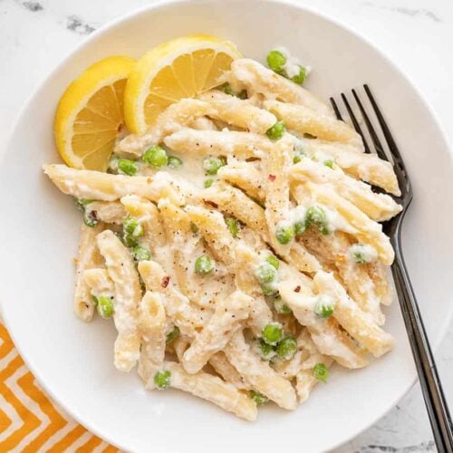 Overhead view of a bowl of lemon ricotta pasta.