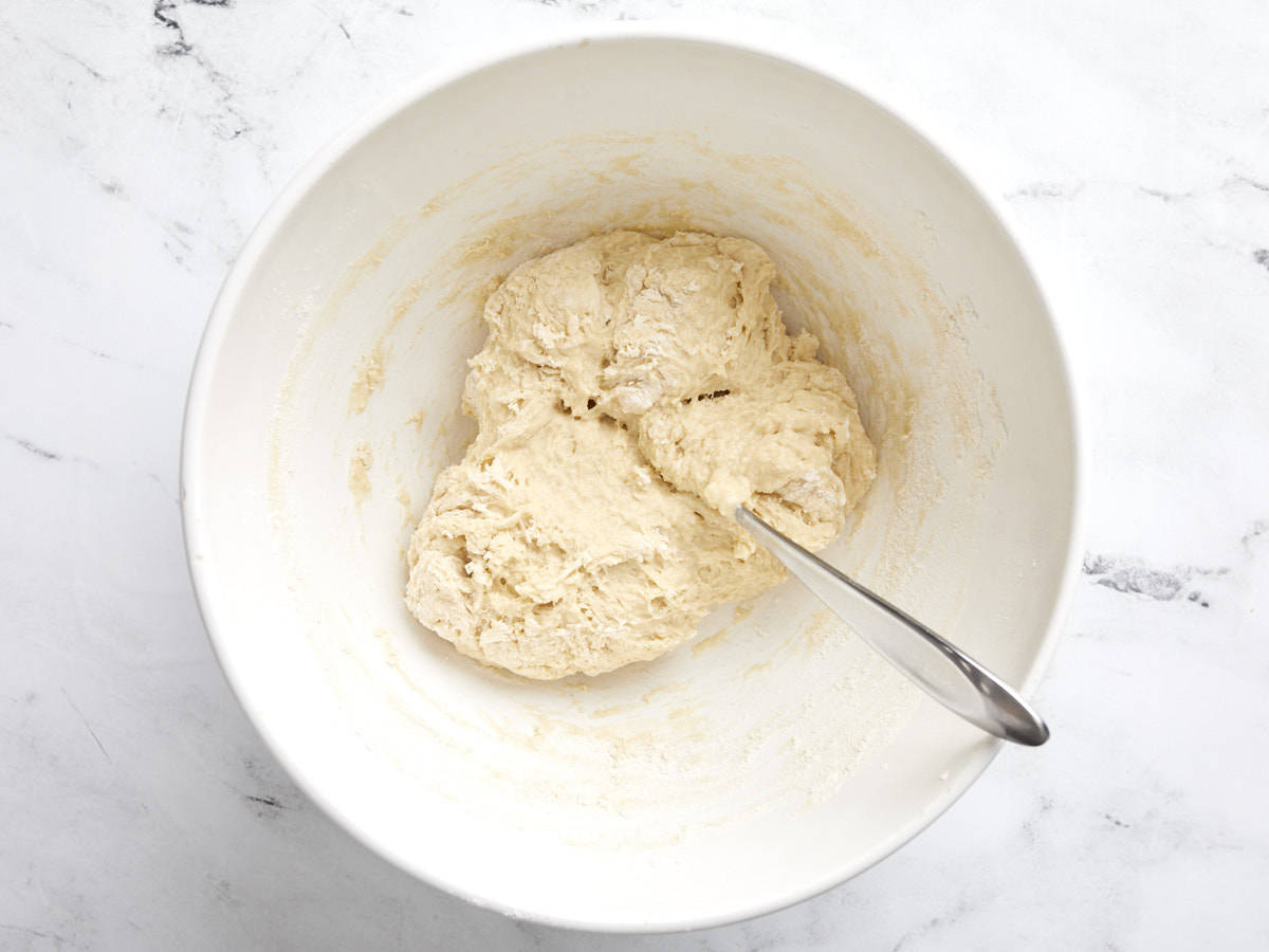 Un-kneaded bread dough in the bowl.