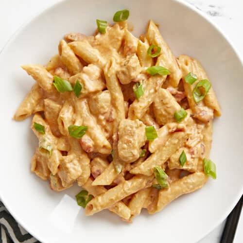 Overhead view of a bowl full of buffalo chicken pasta.