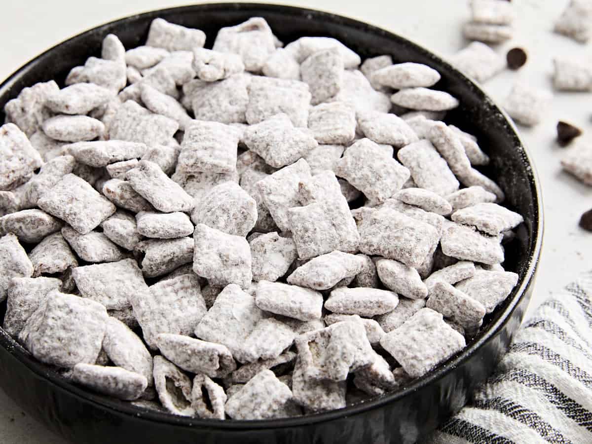 Side view of puppy chow in a bowl.